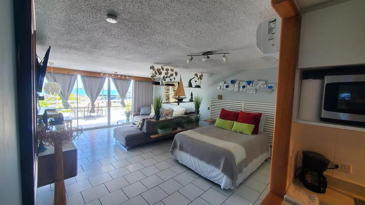 Cozy Apartment, Ocean Front contacts